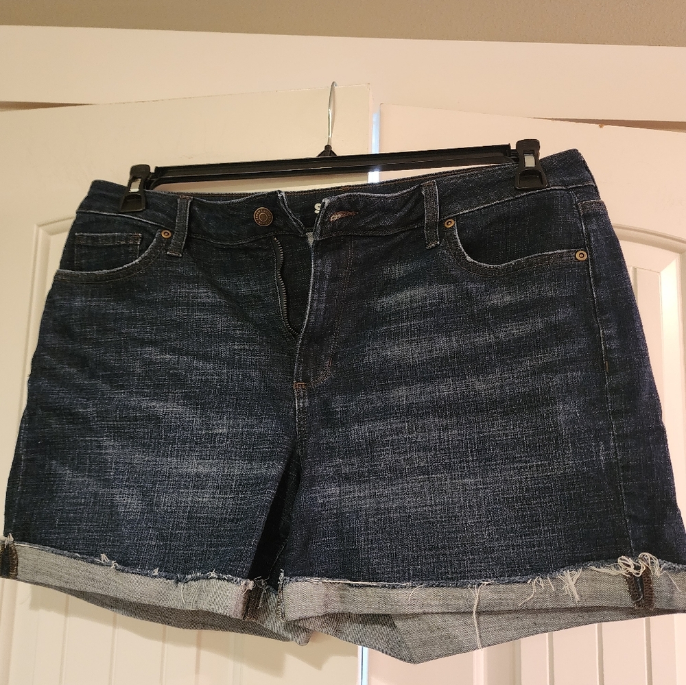 Womens Sonoma Curvy Mid Rise Roll Cuff Jean Shorts
